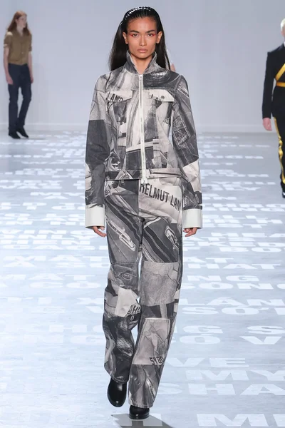 Look 25